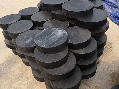 阿坝板式橡胶支座由若干层橡胶片与薄钢板经加压硫化